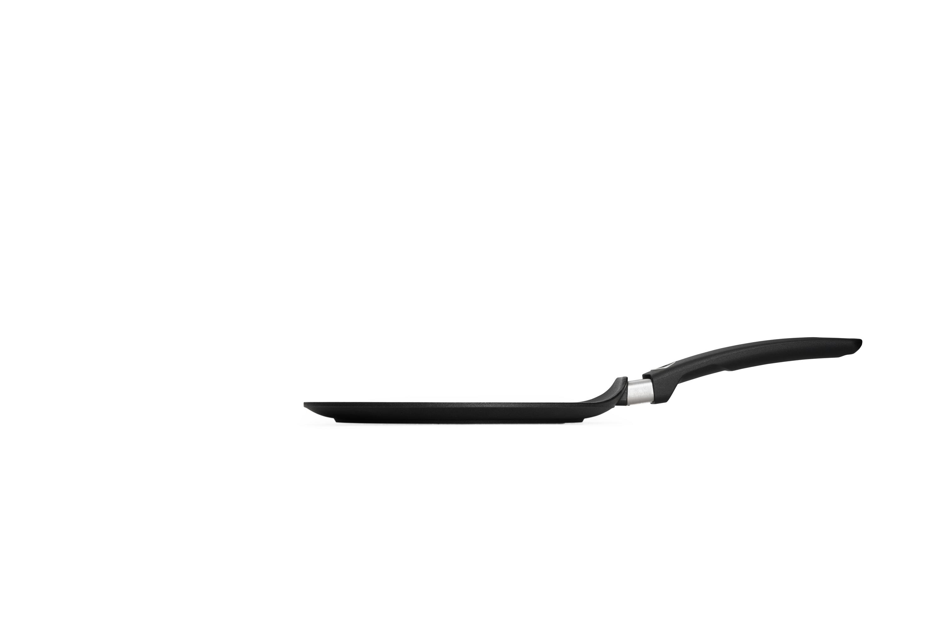 Titan Best Guss-Crêpepfanne Seitenansicht | Stiel - Fest | Ceran, Gas, Elektro, Halogen | 26cm