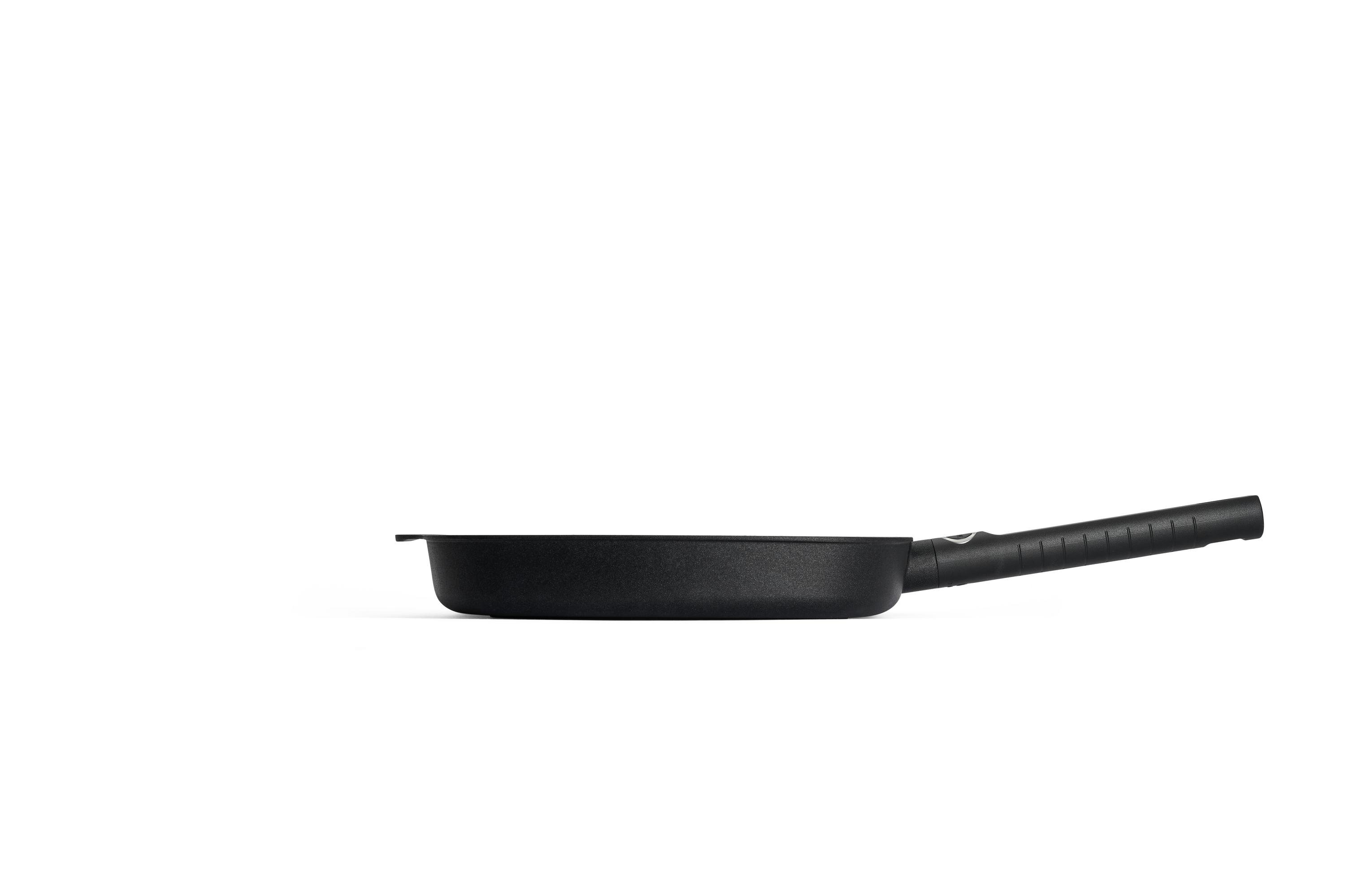 Logic XR Guss-Steakpfanne, viereckig, mit Rillen Seitenansicht | Stiel - Fest | Alle Herdarten inkl. Induktion | 28x28cm